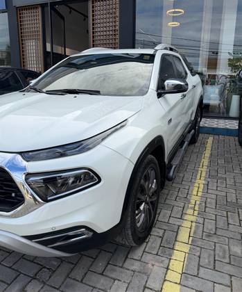 FIAT TORO 2.0 16V TURBO DIESEL RANCH 4WD AT9 FIAT TORO 2.0 16V TURBO DIESEL RANCH 4WD AT9